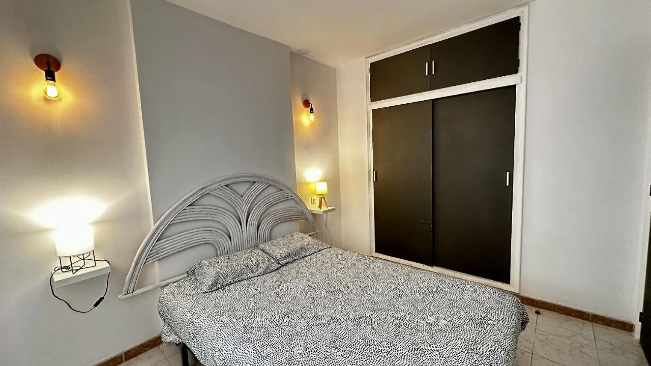 Apartamento De Playa En Santa Margarita. Roses Appartement